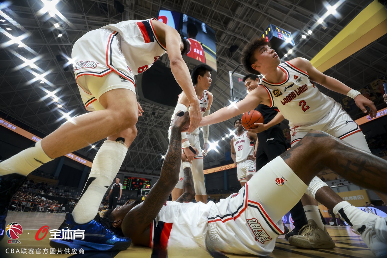 江苏肯帝亚遭遇佛山龙狮重创，稳步上升的简单介绍