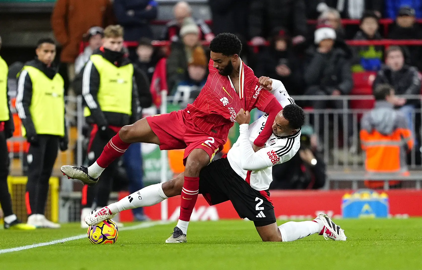 包含威廉姆斯完胜梅赛德斯，佩雷兹关键制胜的词条