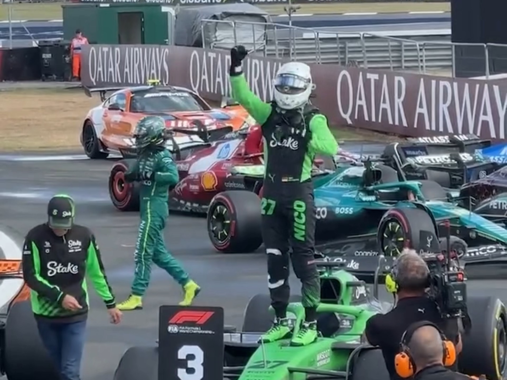 索伯车队横扫红牛车队,皮亚斯特里高光表现的简单介绍 索伯车队横扫红牛车队,皮亚斯特里高光表现的简单介绍