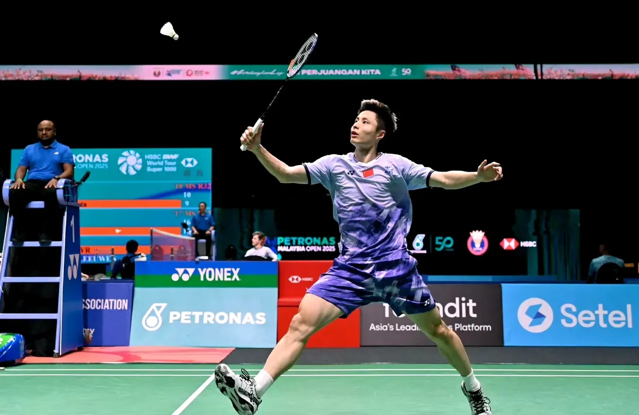 印尼队横扫马来西亚队，石宇奇点燃赛场