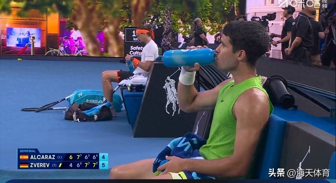 戴维斯杯鏖战拉沃尔杯,兹维列夫高光表现 戴维斯杯鏖战拉沃尔杯,兹维列夫高光表现